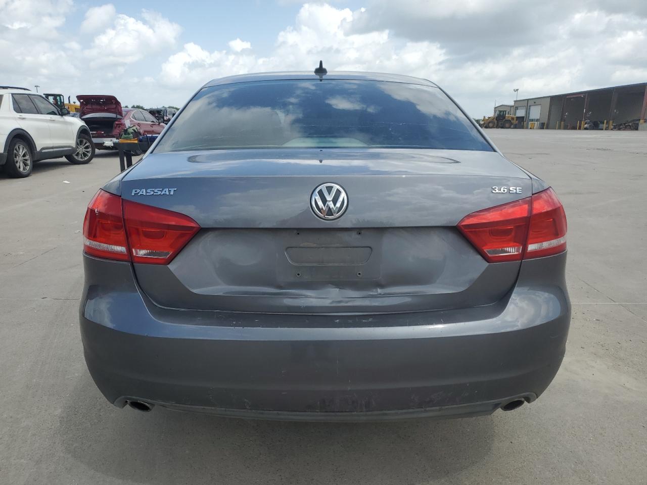 1VWBM7A35CC024020 2012 Volkswagen Passat Se