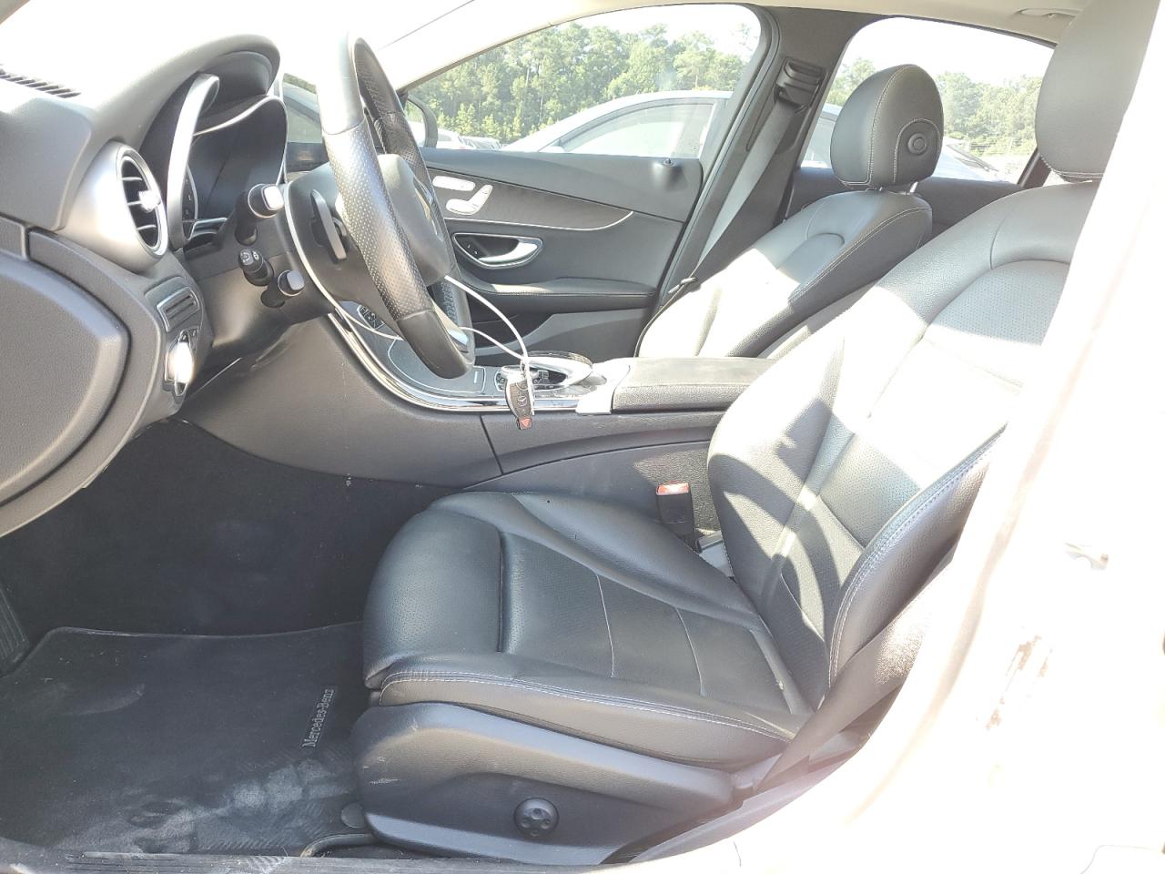 55SWF4KB6GU170923 2016 Mercedes-Benz C 300 4Matic