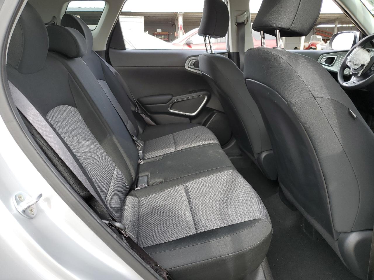 KNDJ23AU8L7053722 2020 Kia Soul Lx