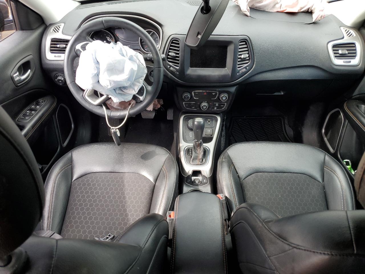 3C4NJDBB7KT630256 2019 Jeep Compass Latitude