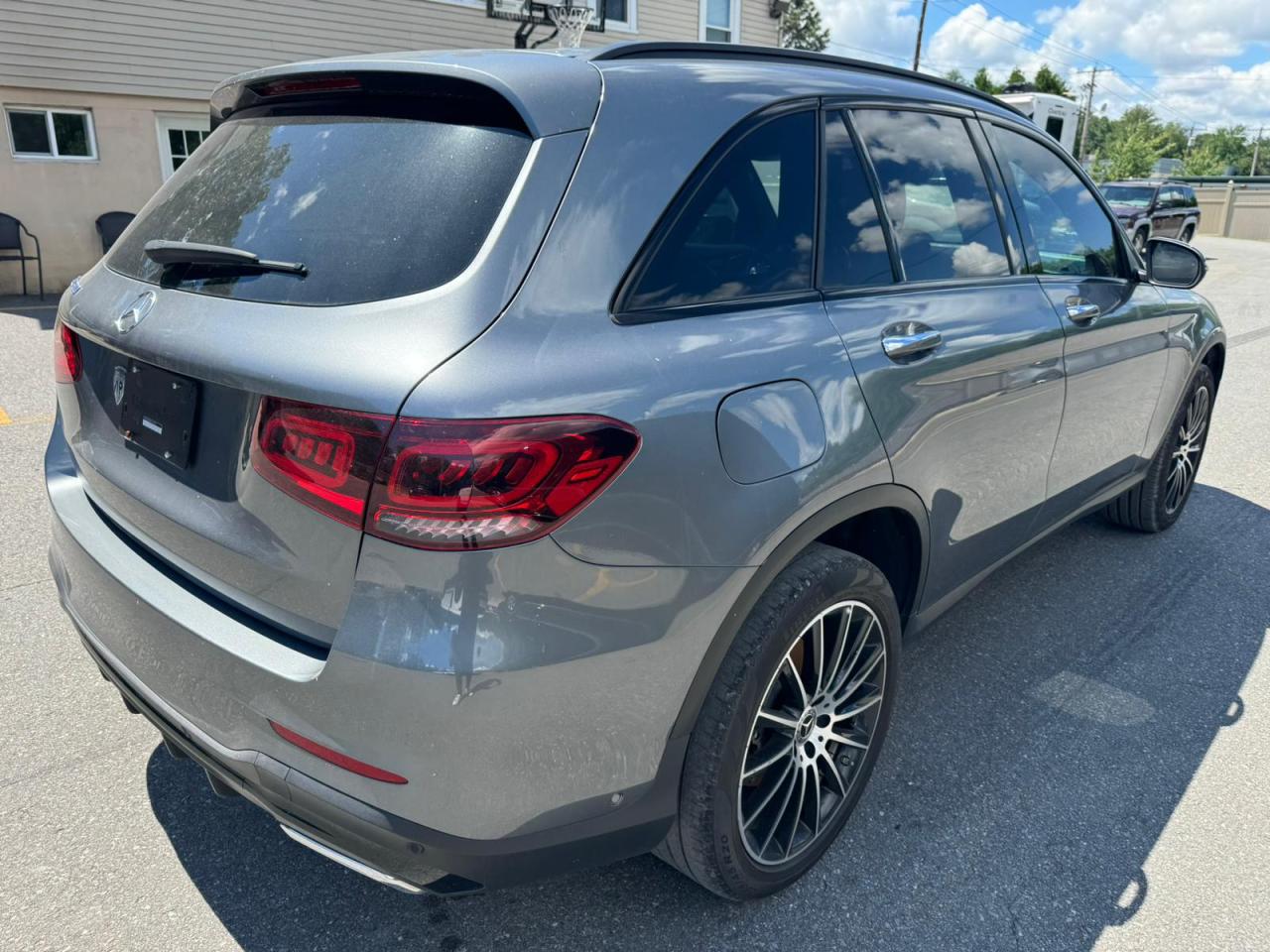 2022 Mercedes-Benz Glc 300 vin: W1N0G8DB8NV347973