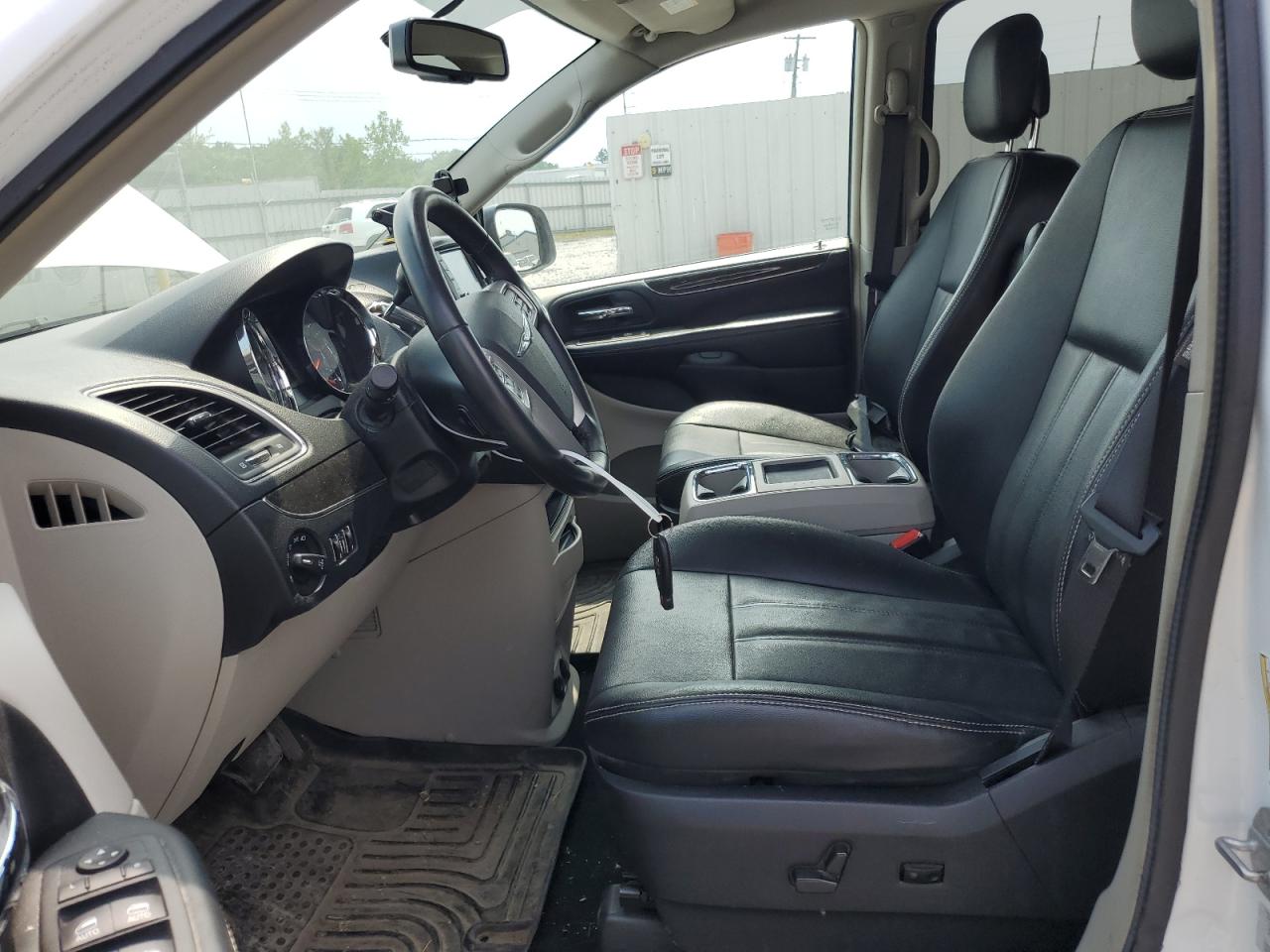 2C4RC1BGXGR231065 2016 Chrysler Town & Country Touring