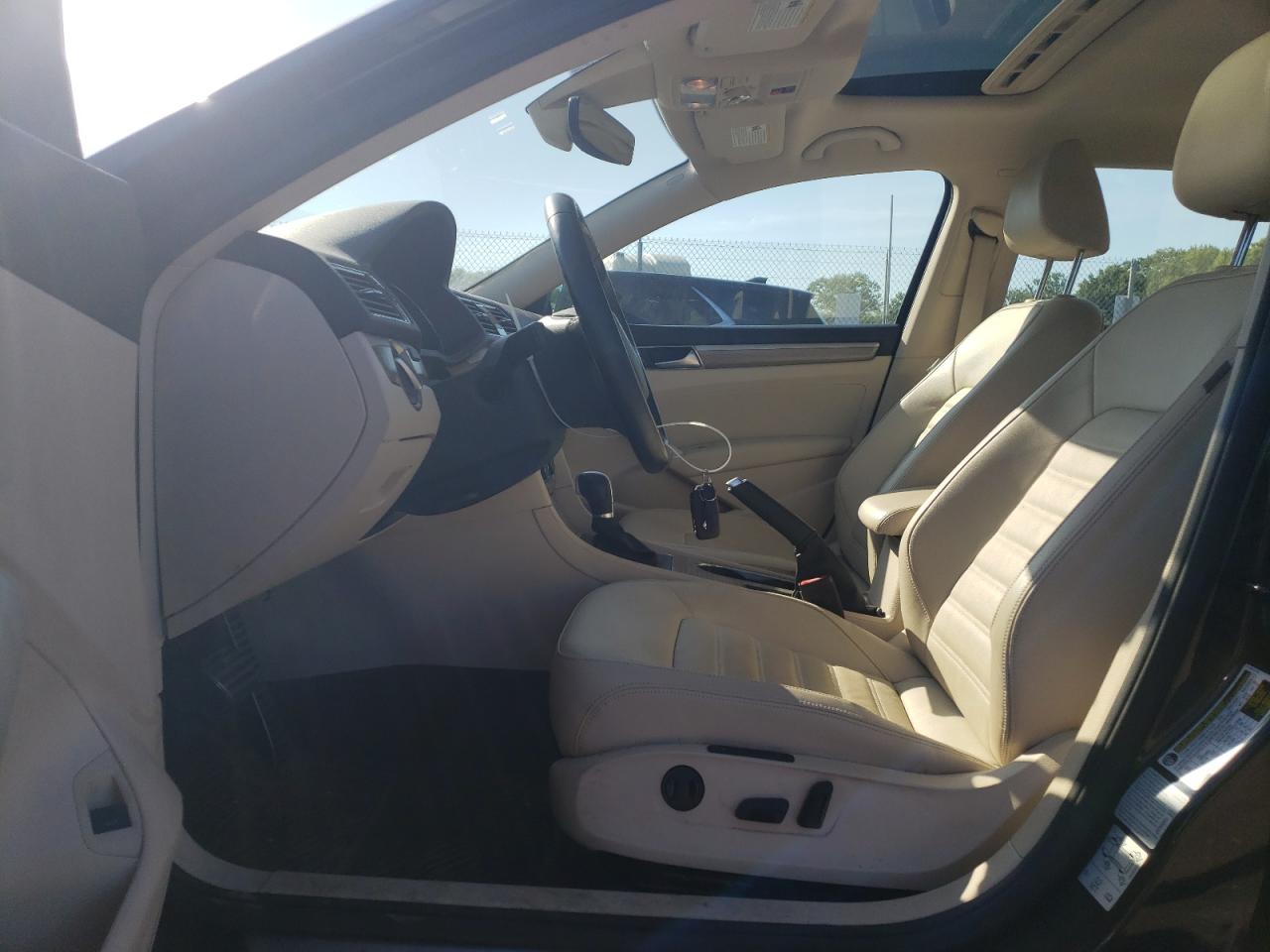 1VWCA7A35JC004988 2018 Volkswagen Passat Sel Premium