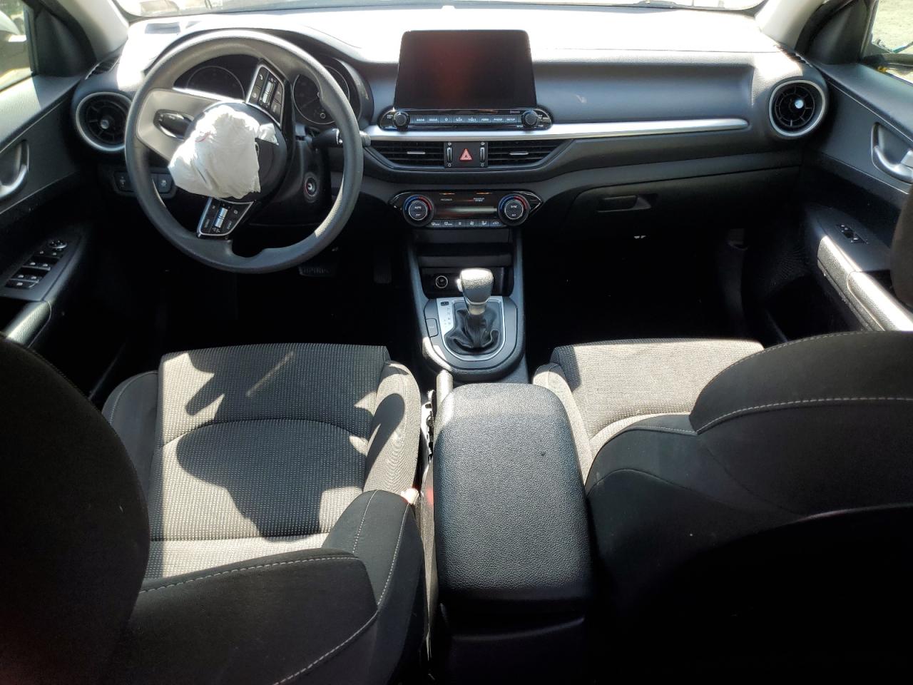 3KPF24AD8KE004370 2019 Kia Forte Fe