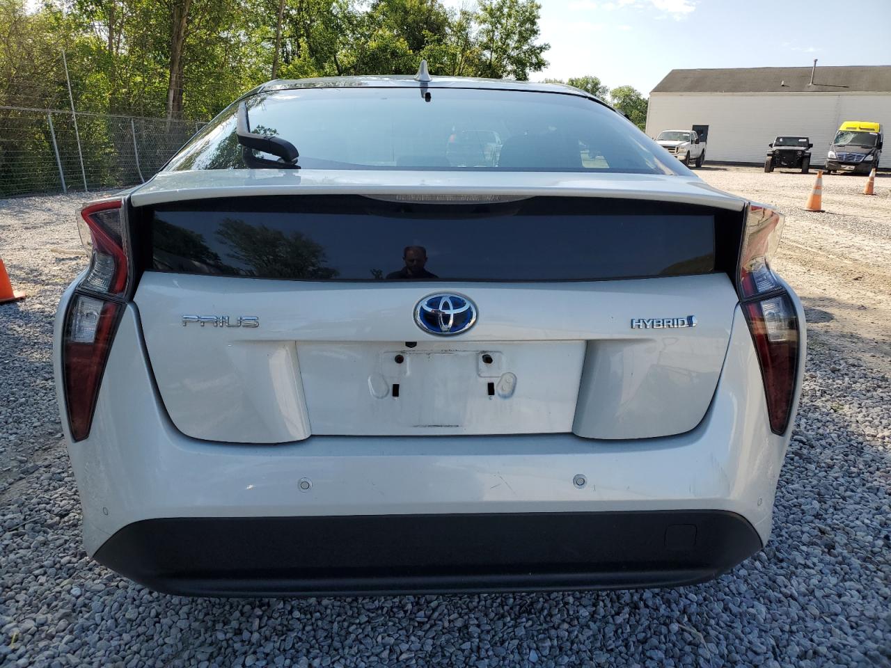 JTDKARFU5J3062319 2018 Toyota Prius
