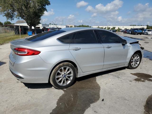 VIN 3FA6P0H70HR254929 2017 Ford Fusion, SE no.3