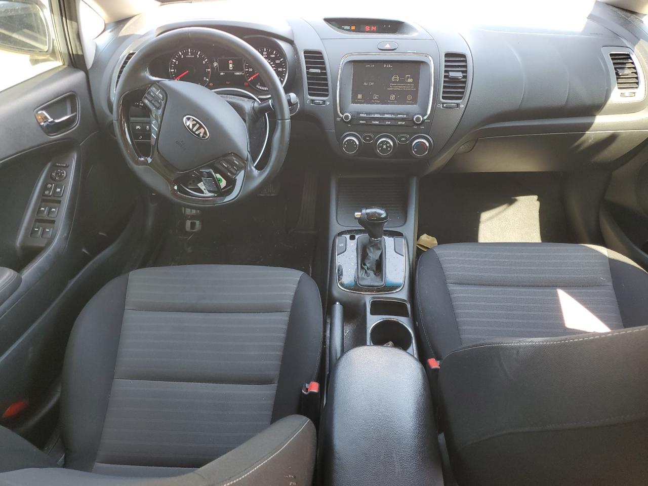 3KPFL4A70HE033281 2017 Kia Forte Lx