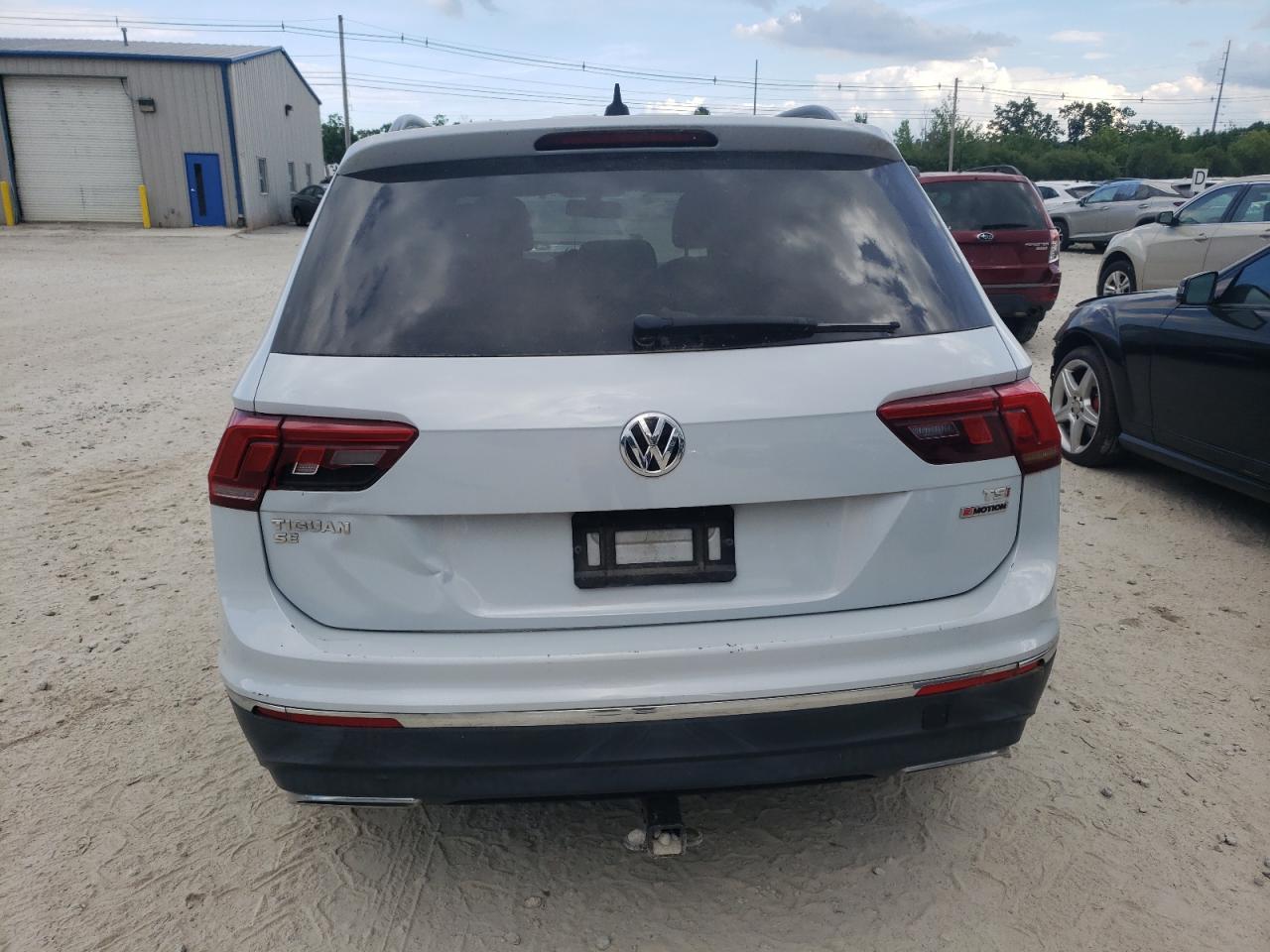 3VV2B7AX0JM149466 2018 Volkswagen Tiguan Se