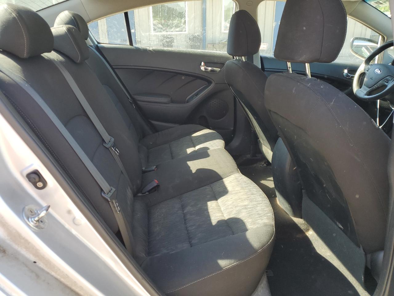 KNAFK4A67G5492728 2016 Kia Forte Lx