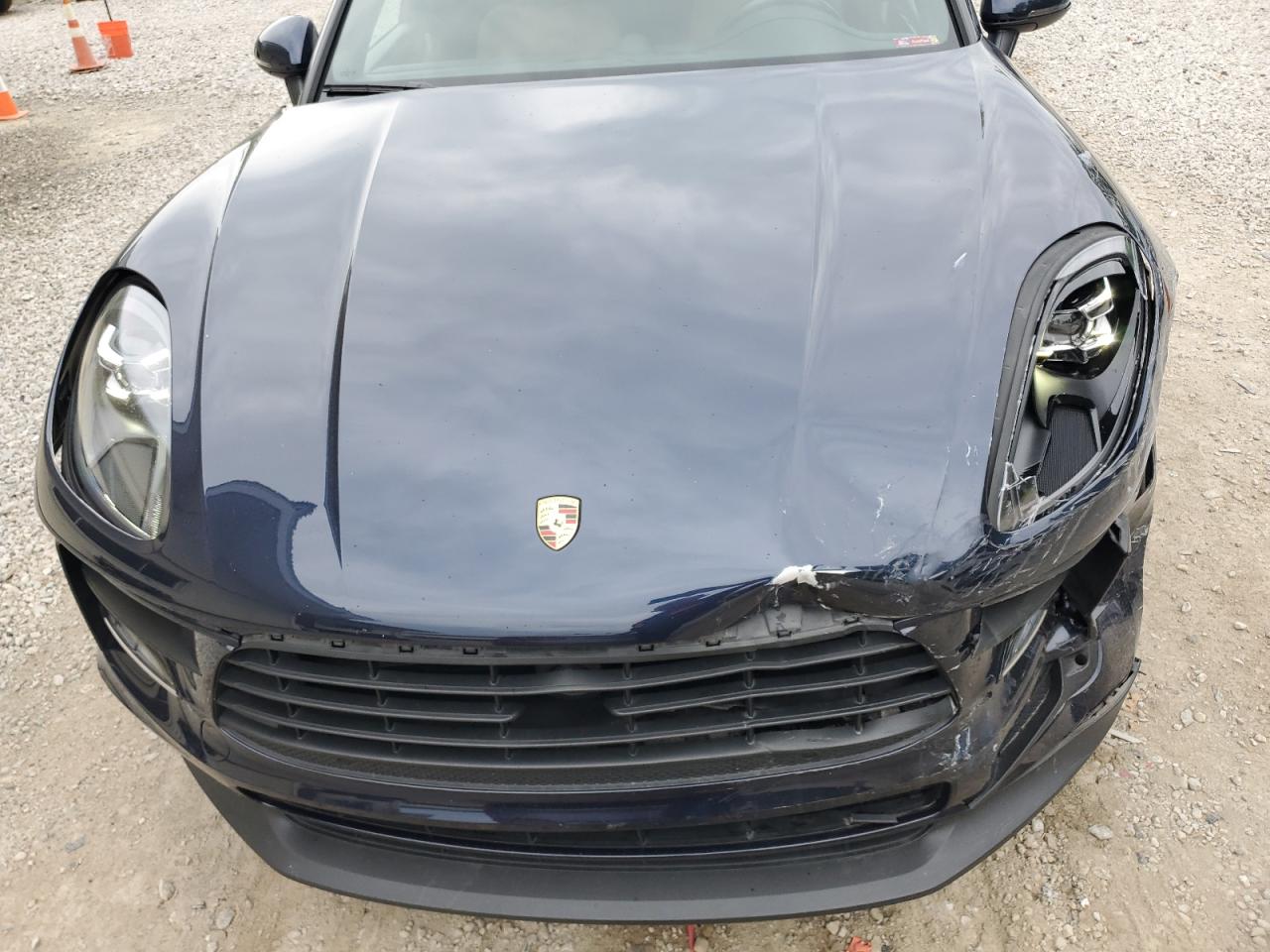 WP1AA2A56KLB02572 2019 Porsche Macan