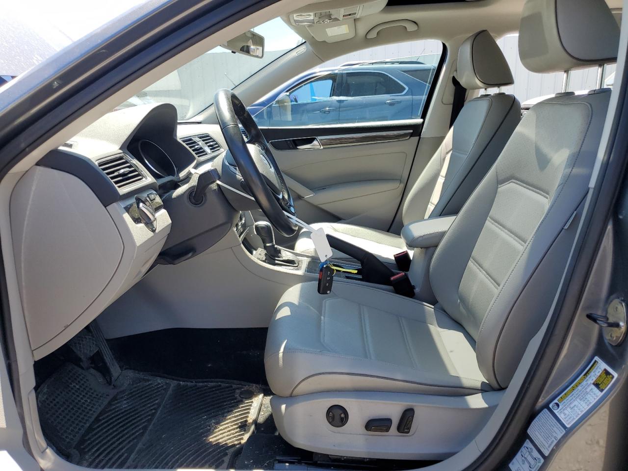 1VWBT7A35HC012699 2017 Volkswagen Passat Se