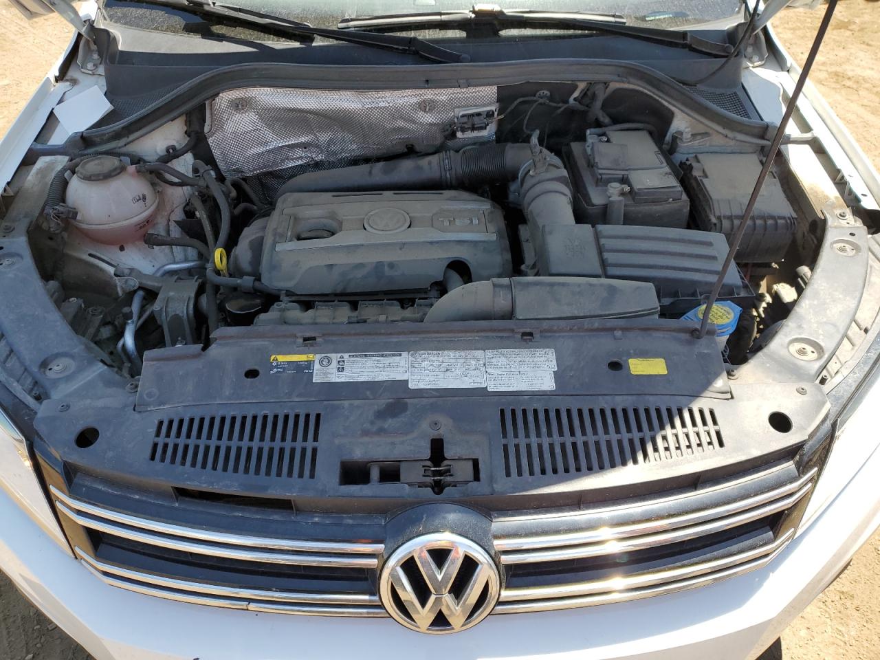 WVGBV7AX4HK048112 2017 Volkswagen Tiguan S
