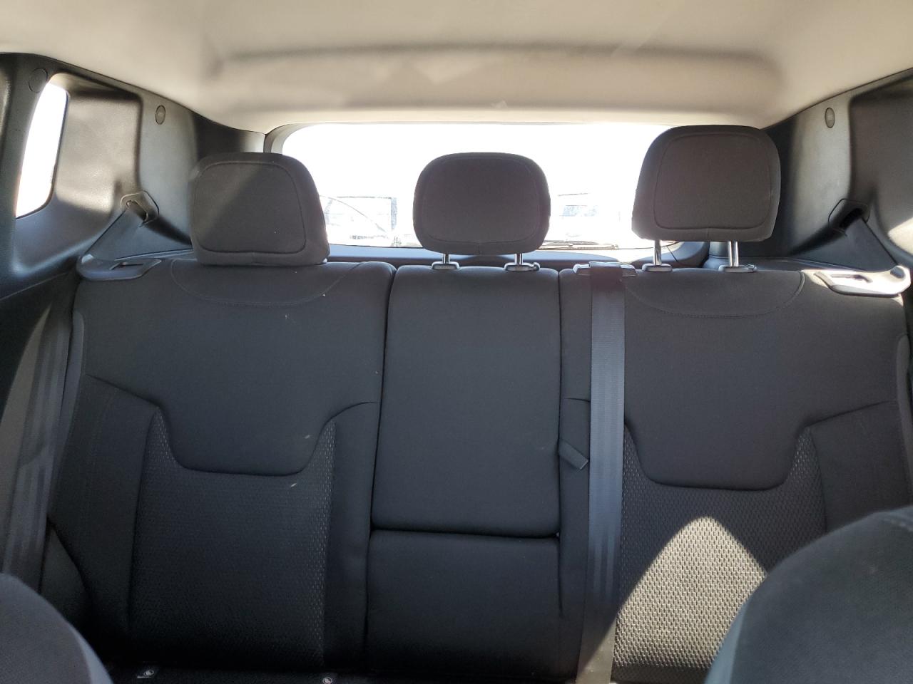 ZACNJABB8KPK65881 2019 Jeep Renegade Latitude