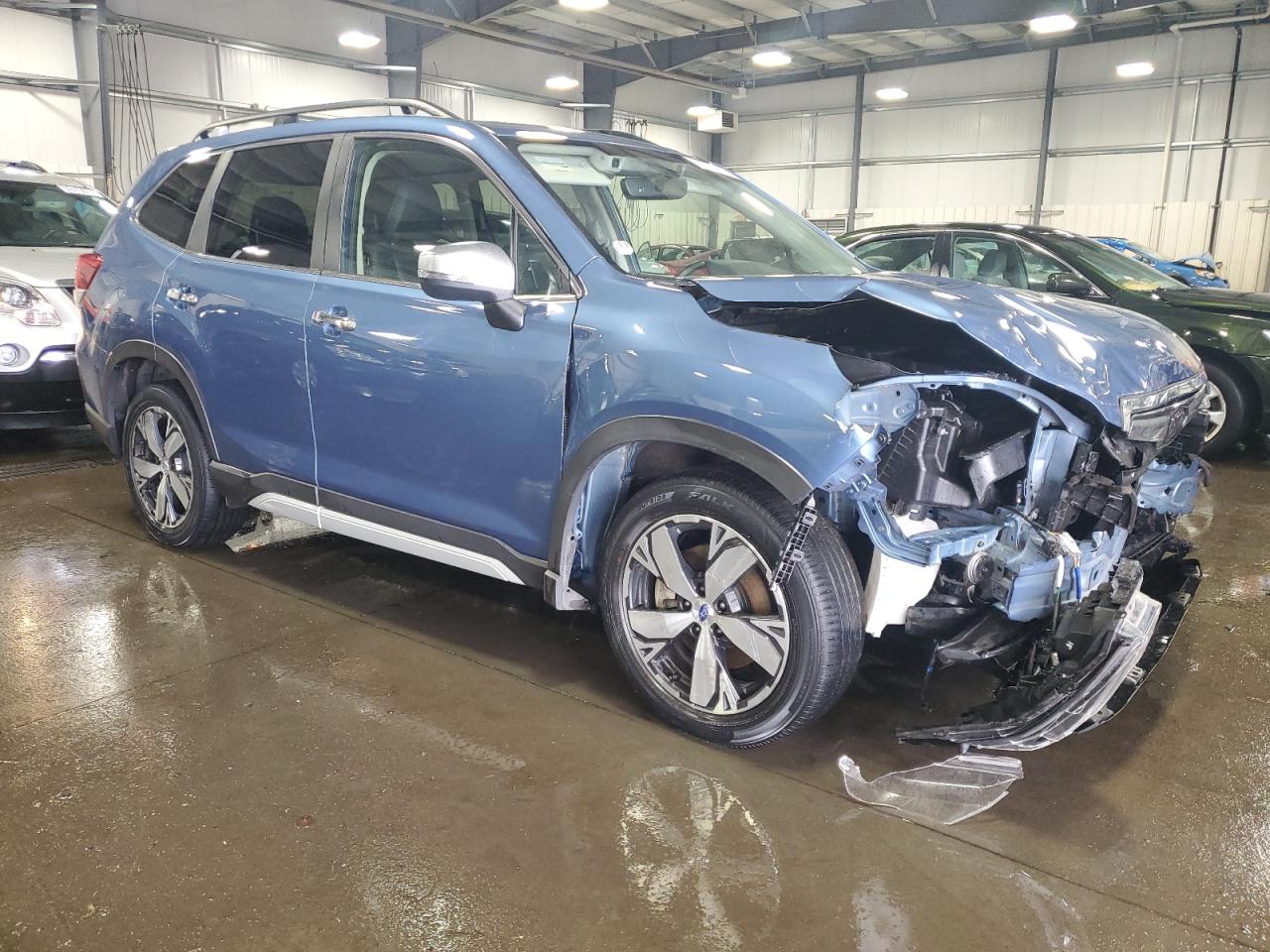 2019 Subaru Forester Touring vin: JF2SKAWC2KH570324