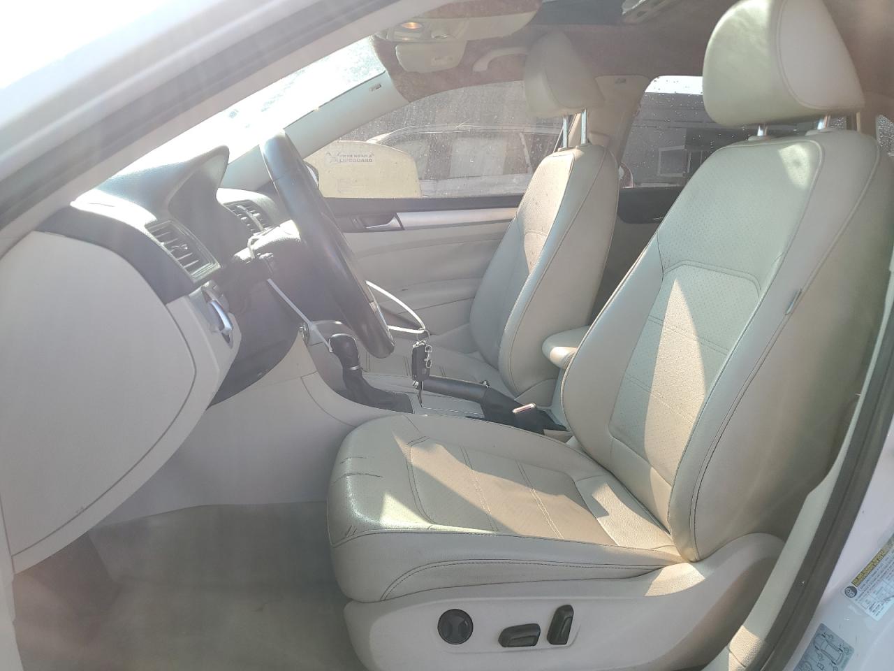 1VWBP7A39CC052376 2012 Volkswagen Passat Se