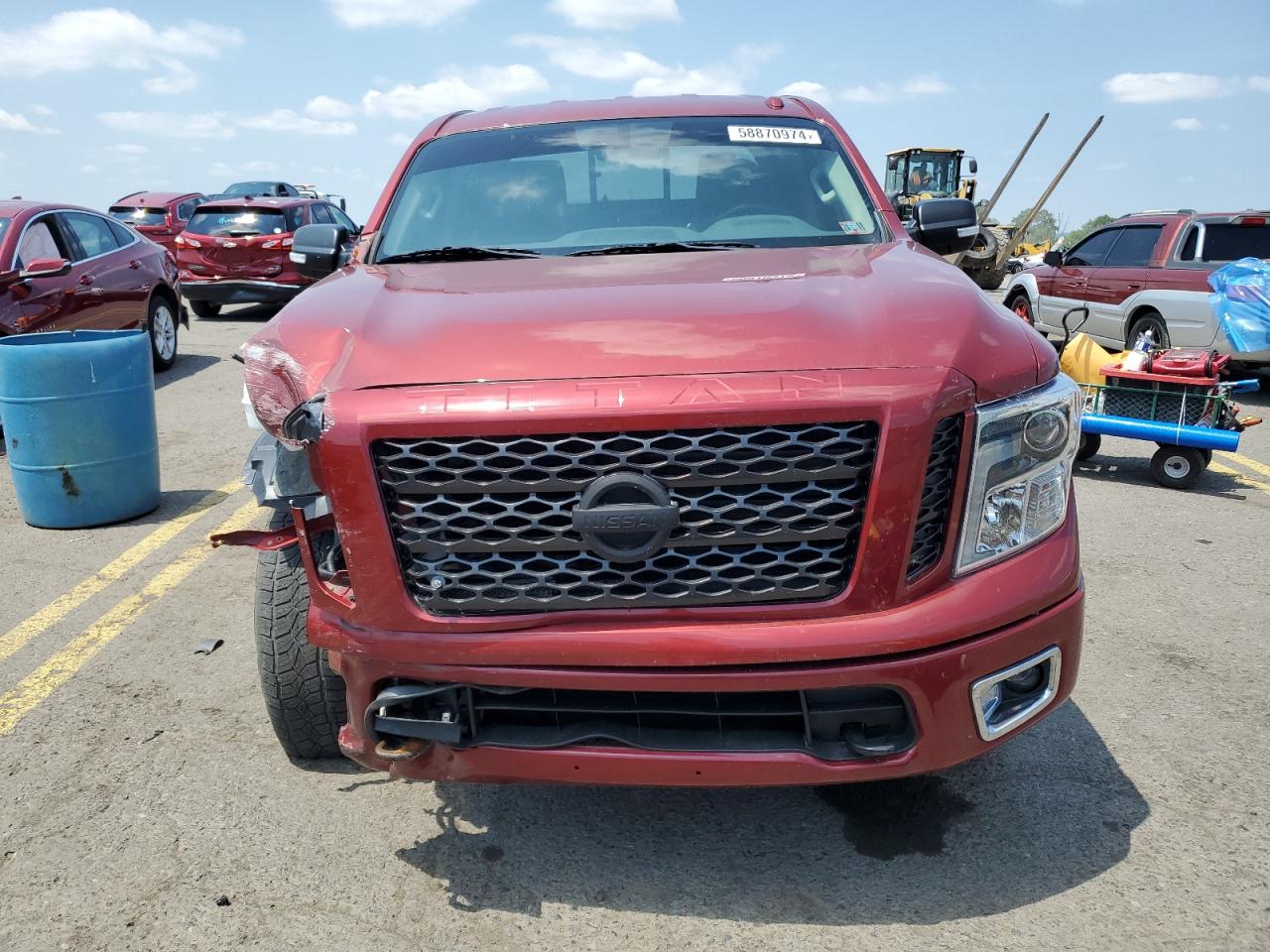 1N6AA1E50JN532992 2018 Nissan Titan Sv