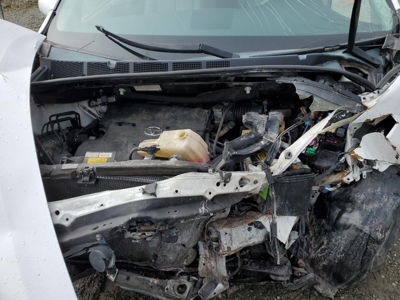 5TDDK3DC2ES079855 2014 Toyota Sienna Xle