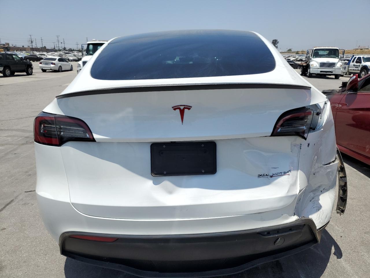 7SAYGDEFXPF667188 2023 Tesla Model Y