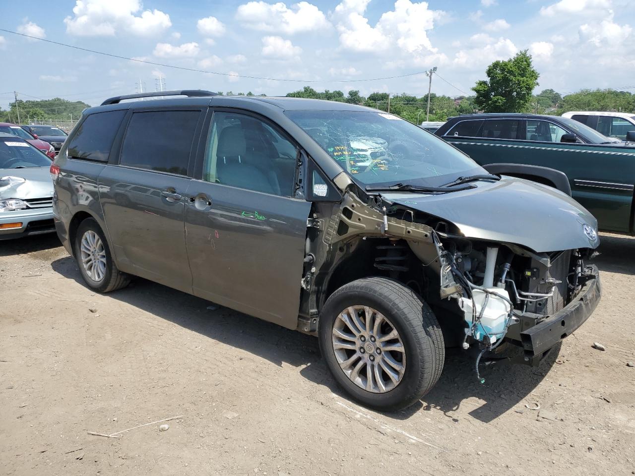 5TDYK3DC2CS219613 2012 Toyota Sienna Xle