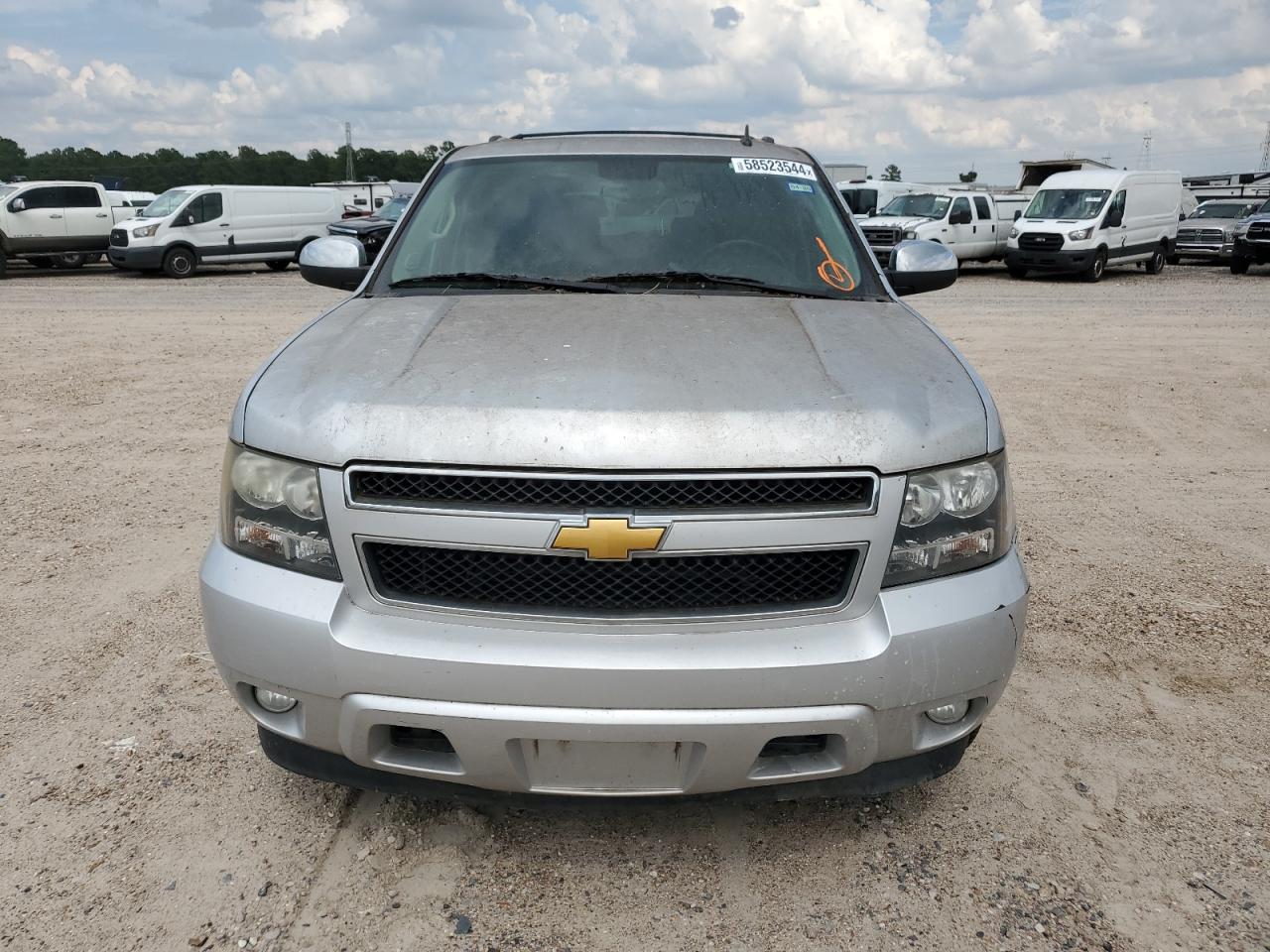 2013 Chevrolet Suburban C1500 Lt vin: 1GNSCJE07DR126475