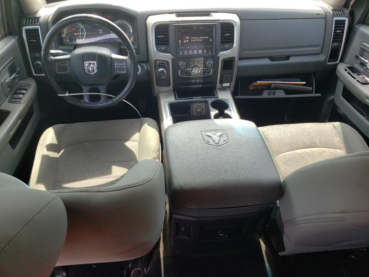 1C6RR6LT1FS685961 2015 Ram 1500 Slt