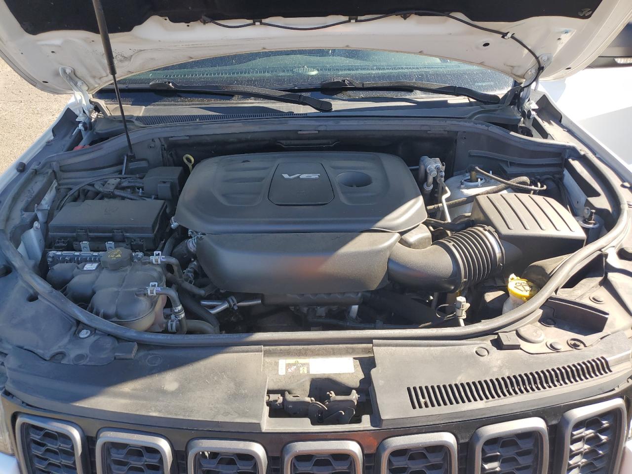 1C4RJFLG4JC390732 2018 Jeep Grand Cherokee Trailhawk