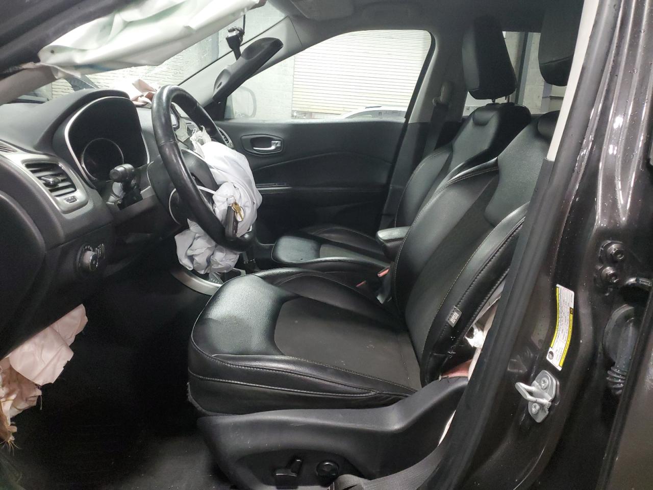 3C4NJDBB1JT177587 2018 Jeep Compass Latitude