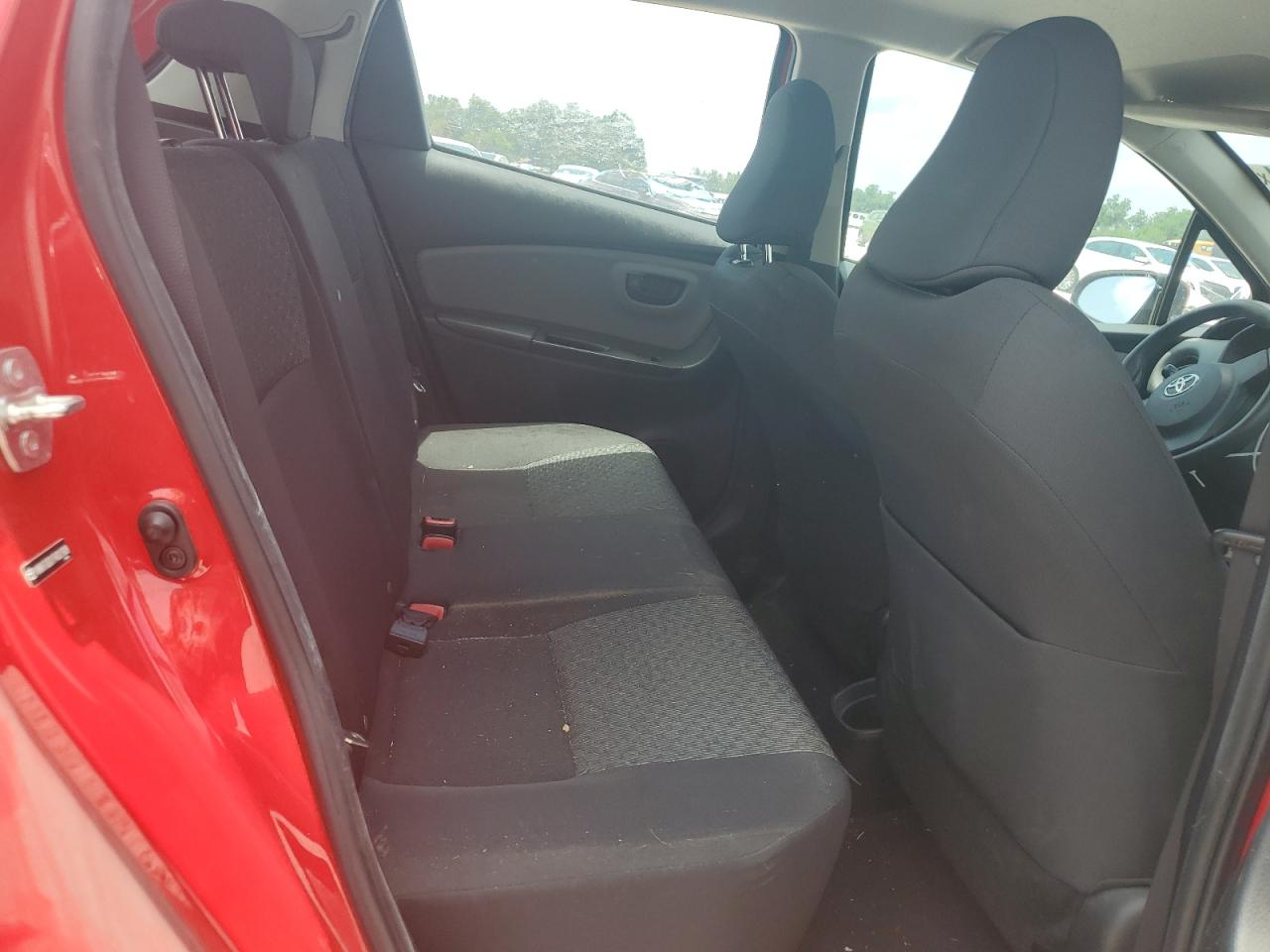 VNKKTUD37FA037939 2015 Toyota Yaris