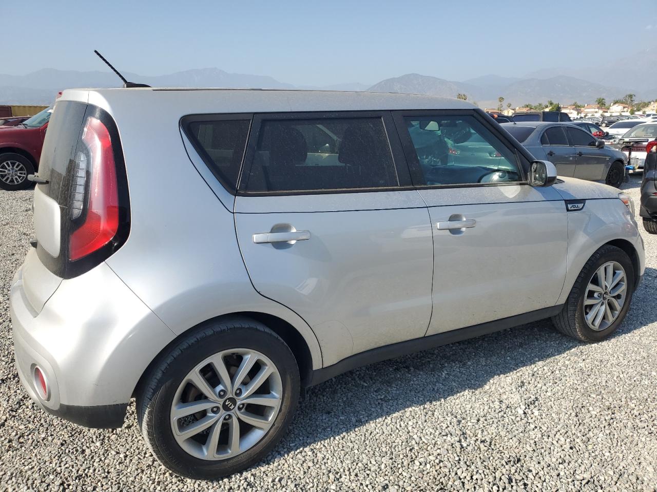 KNDJP3A52J7588195 2018 Kia Soul +