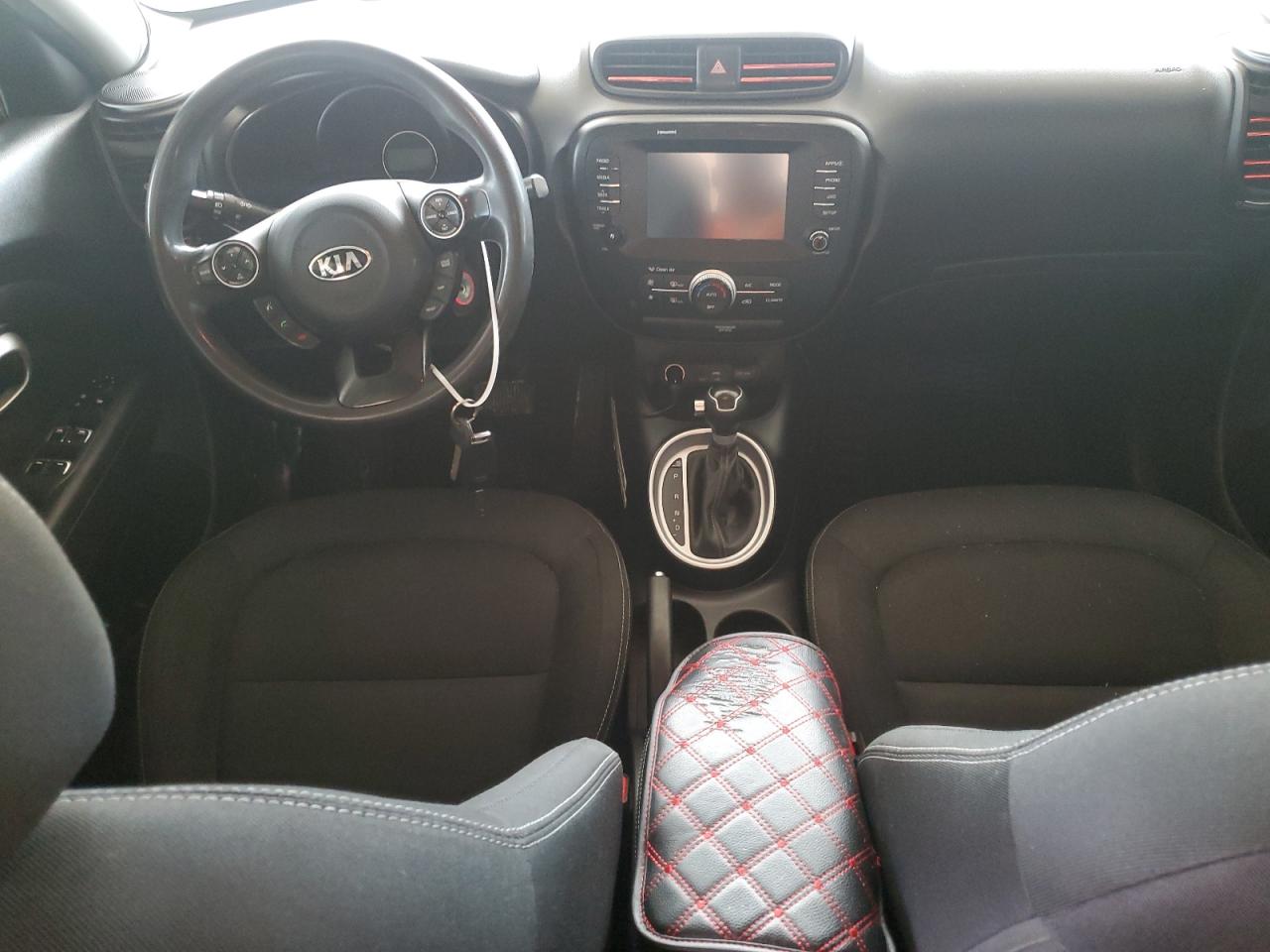 KNDJP3A56J7510924 2018 Kia Soul +