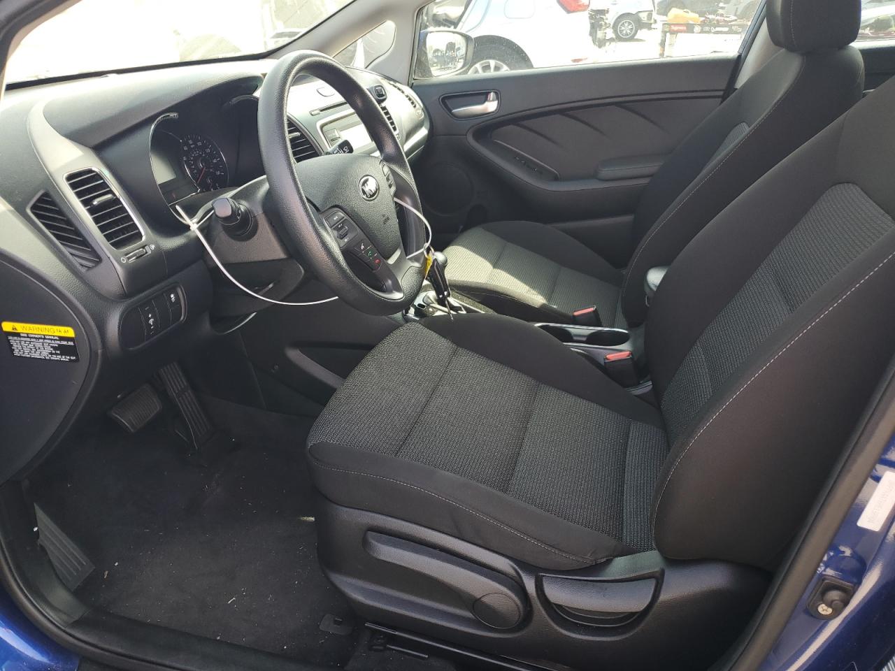 3KPFK4A76HE158904 2017 Kia Forte Lx