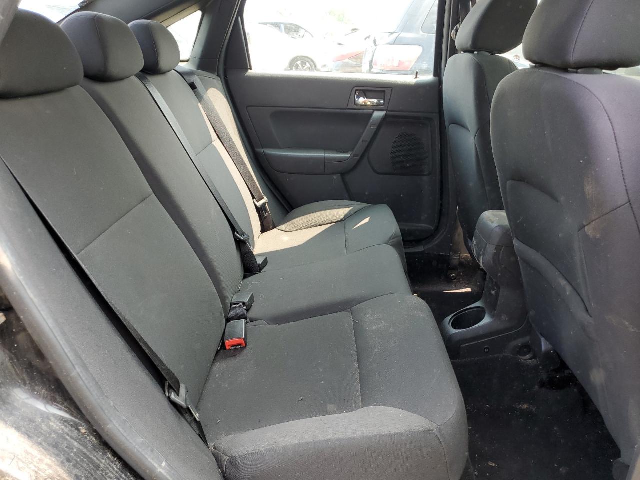 1FAHP3GN7AW284801 2010 Ford Focus Ses