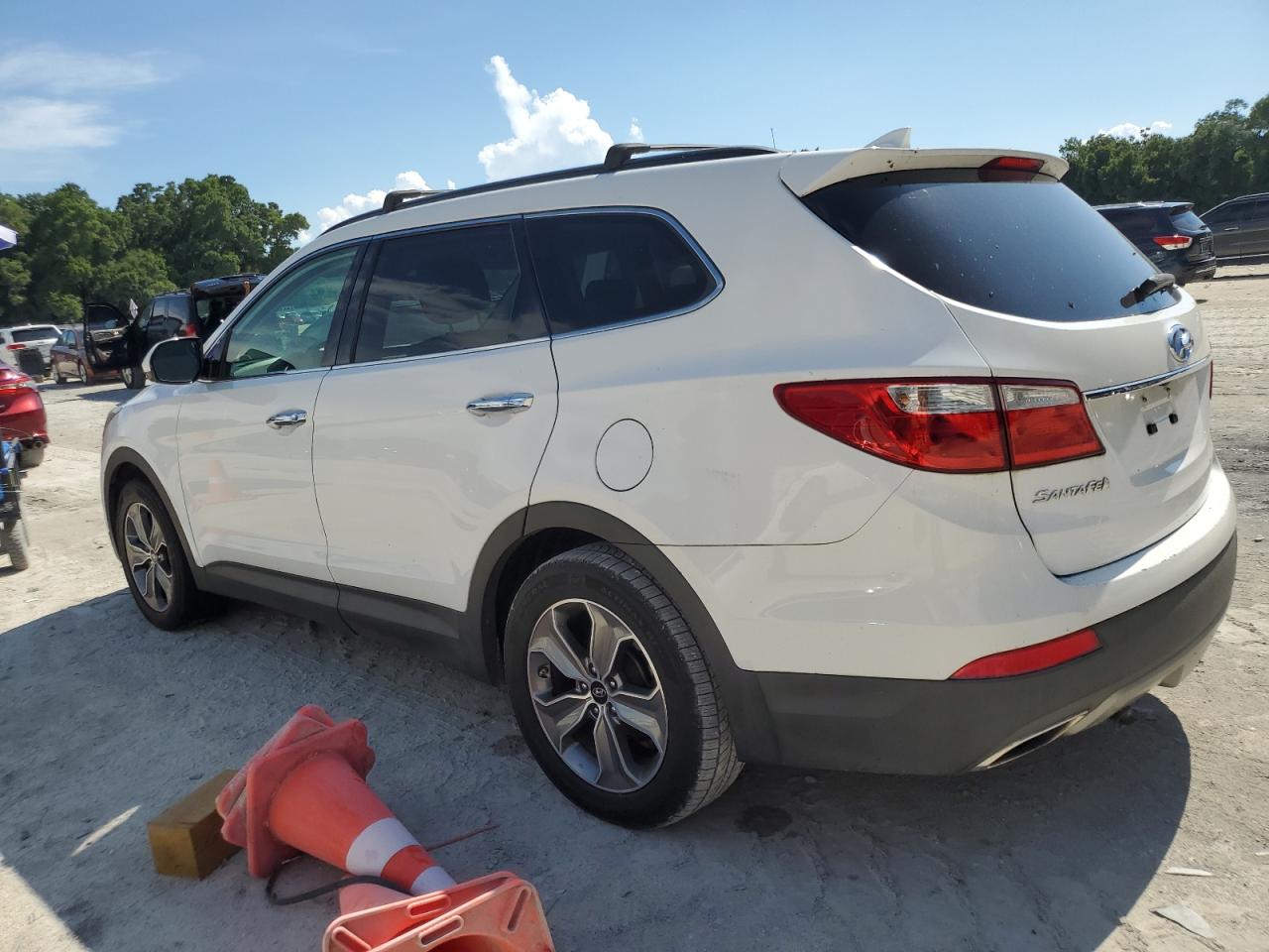 2015 Hyundai Santa Fe Gls vin: KM8SMDHF3FU102113