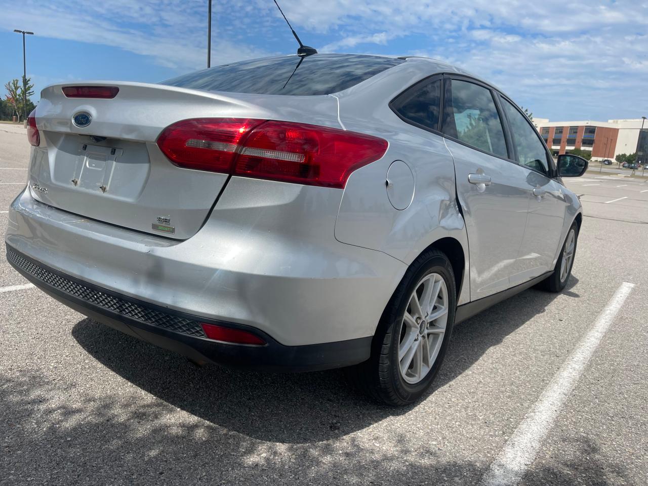 2017 Ford Focus Se vin: 1FADP3FE0HL264174