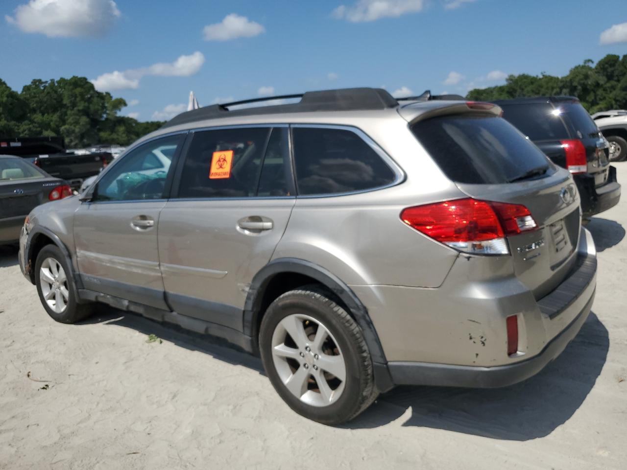 4S4BRCDC8E3217530 2014 Subaru Outback 2.5I Premium