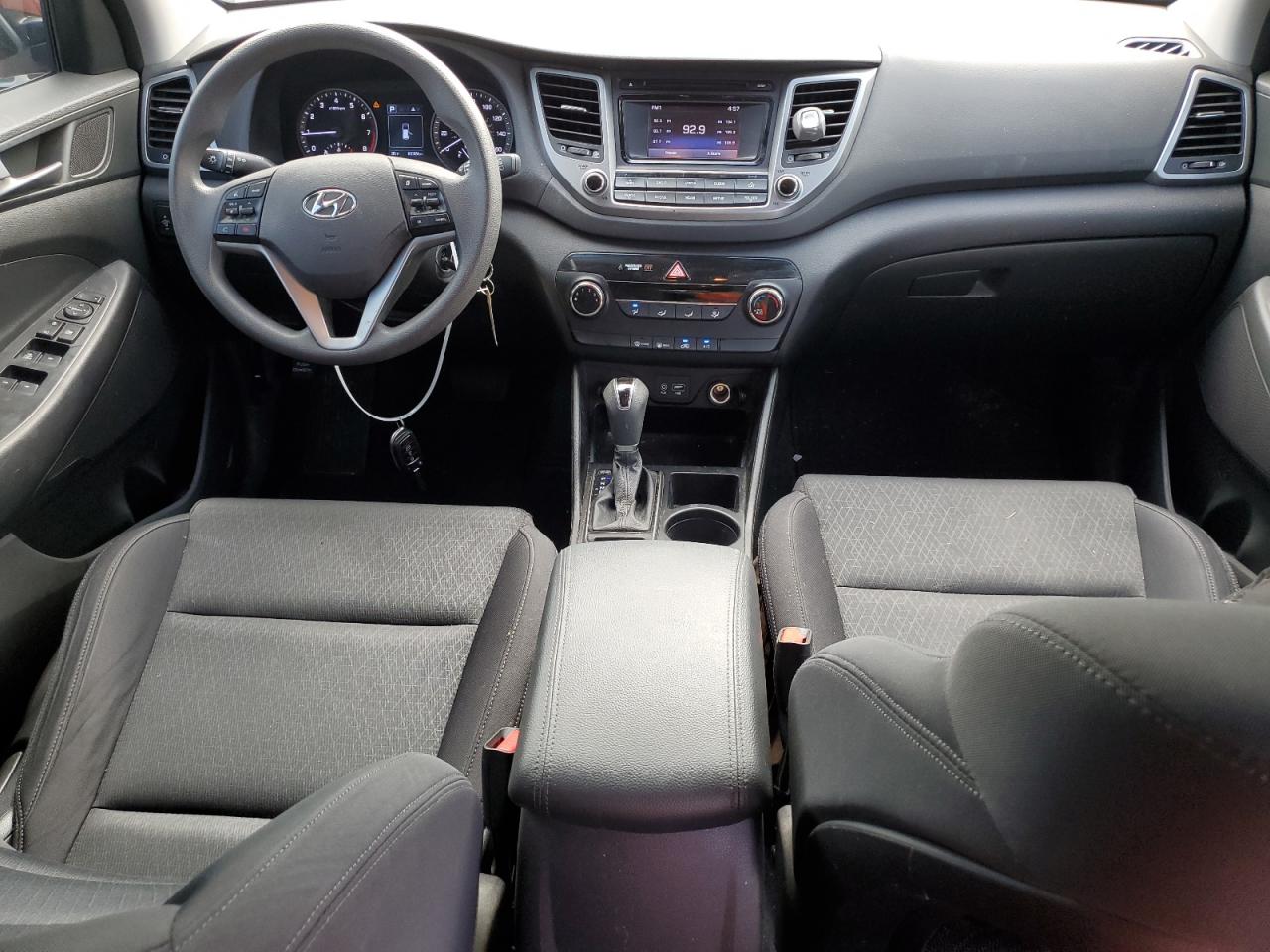 KM8J23A4XHU539582 2017 Hyundai Tucson Se