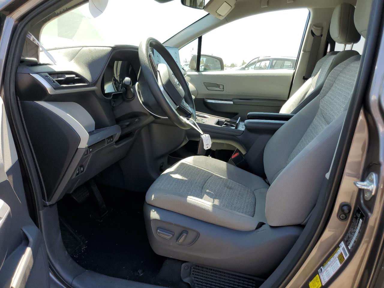 5TDKRKEC3MS024549 2021 Toyota Sienna Le