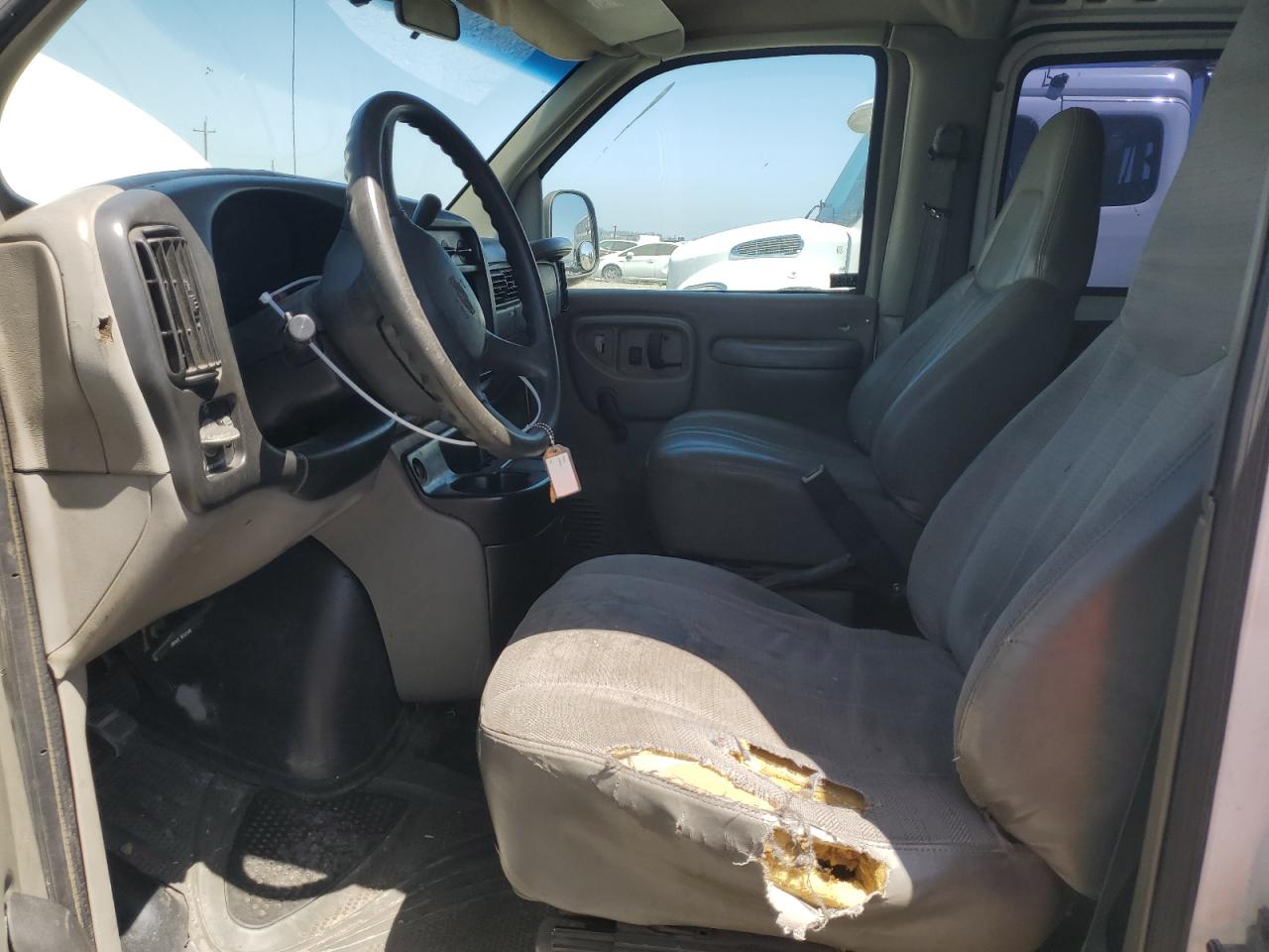 1GCFG25W111133103 2001 Chevrolet Express G2500