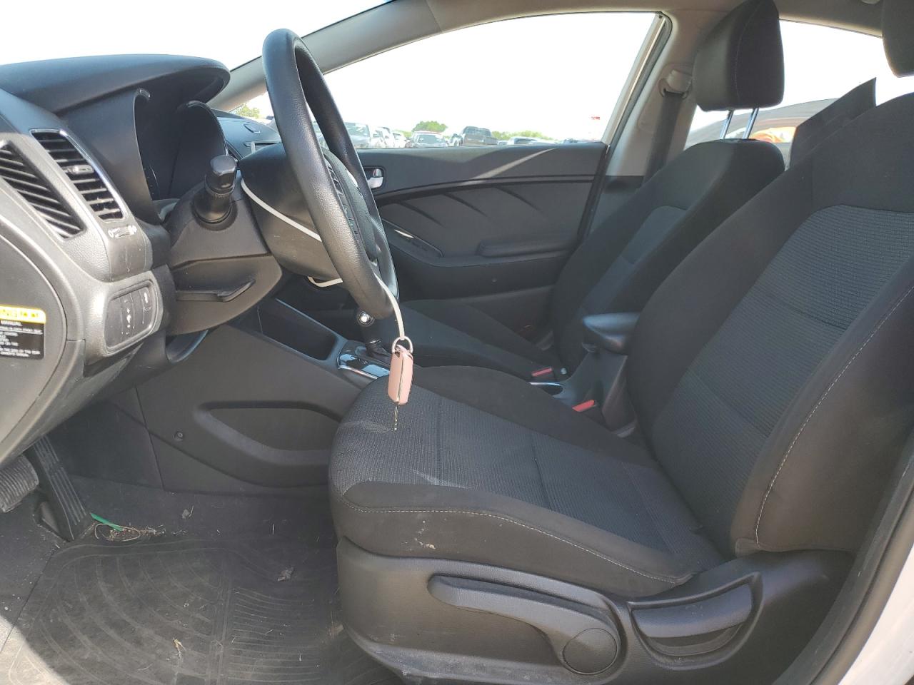 3KPFK4A74JE284815 2018 Kia Forte Lx