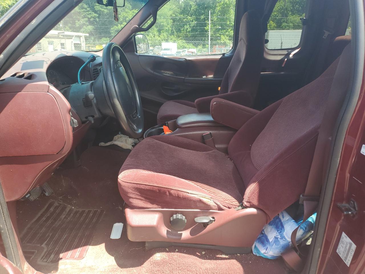 1FTZX18W0WNB88368 1998 Ford F150