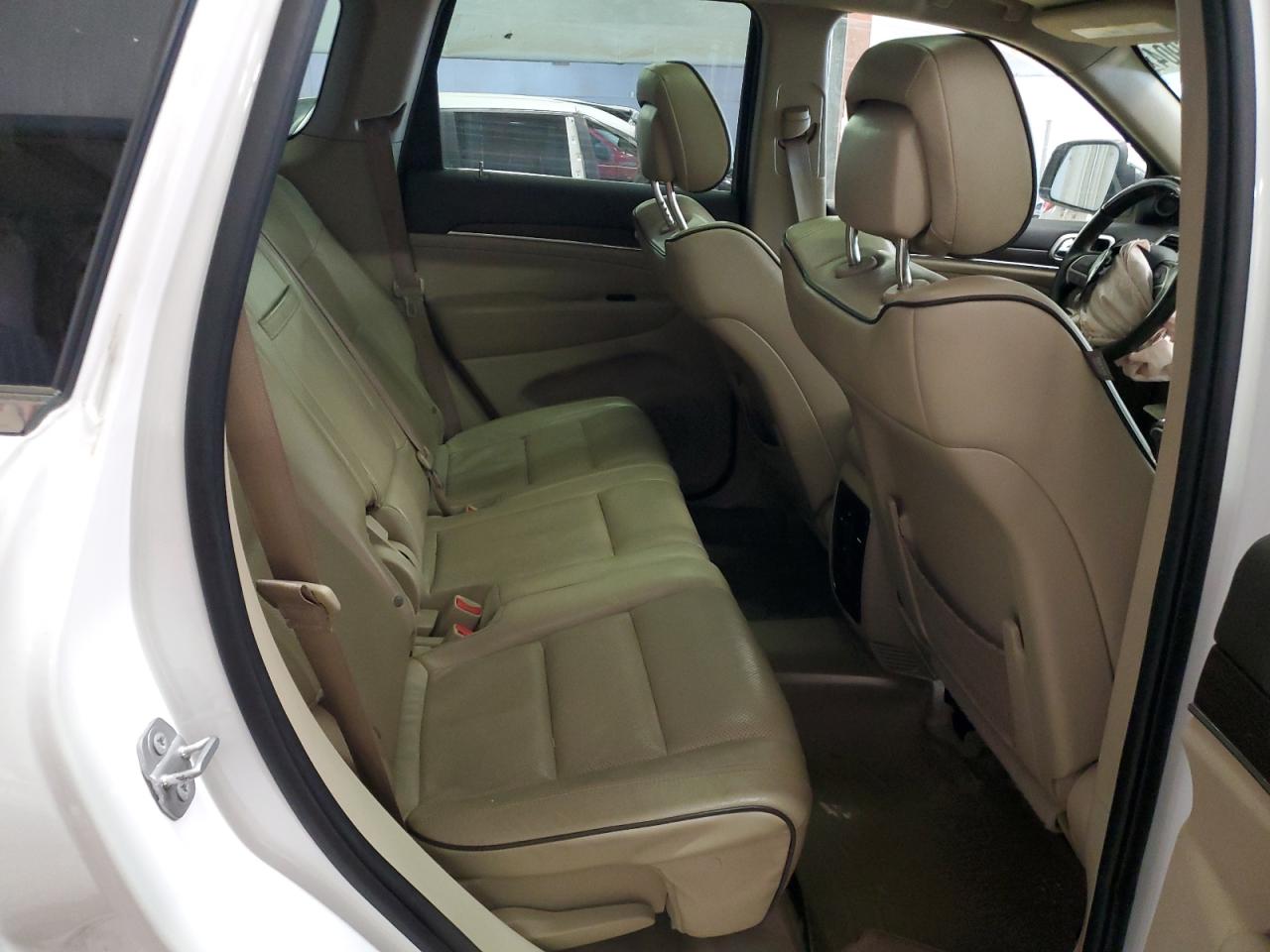 1C4RJFCG5FC123946 2015 Jeep Grand Cherokee Overland