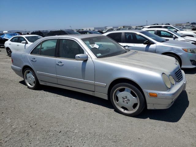 2000 Mercedes-Benz E 320 VIN: WDBJF65J3YB043947 Lot: 58979244