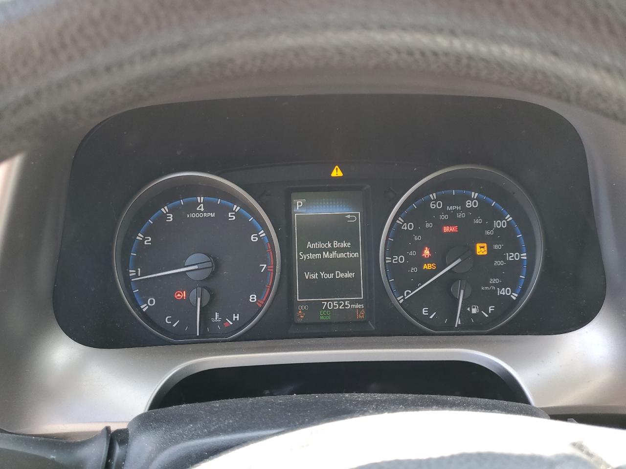 JTMBFREV7HJ710700 2017 Toyota Rav4 Le