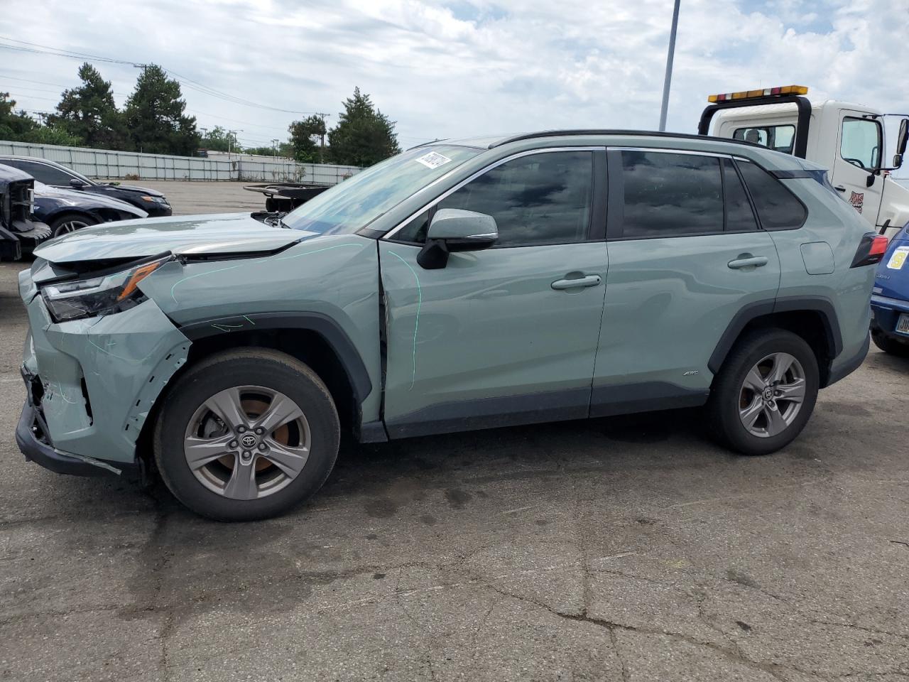 JTMRWRFV8ND144148 2022 Toyota Rav4 Xle