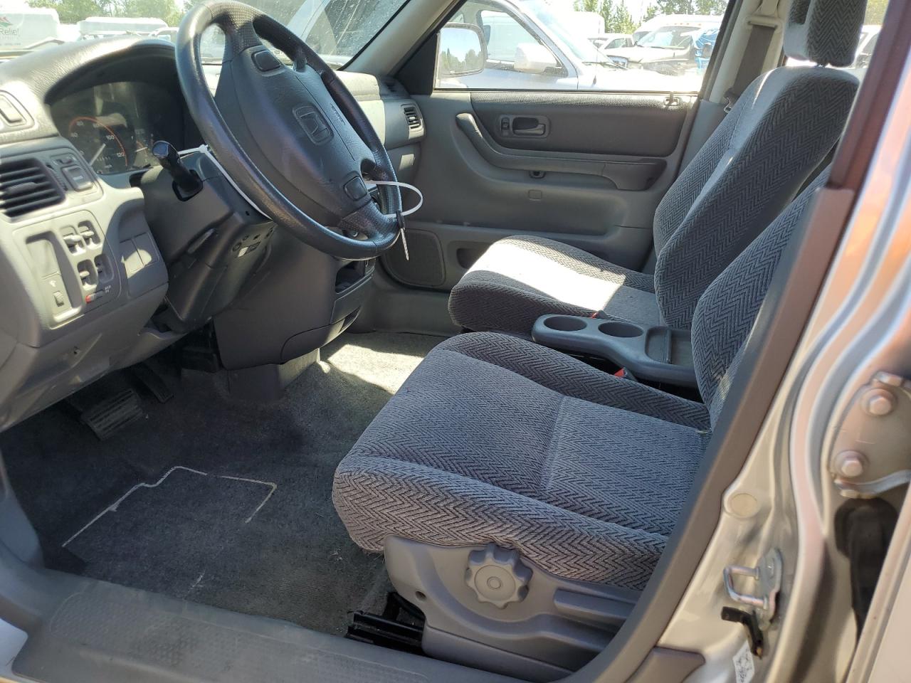 JHLRD1843VC024911 1997 Honda Cr-V Lx