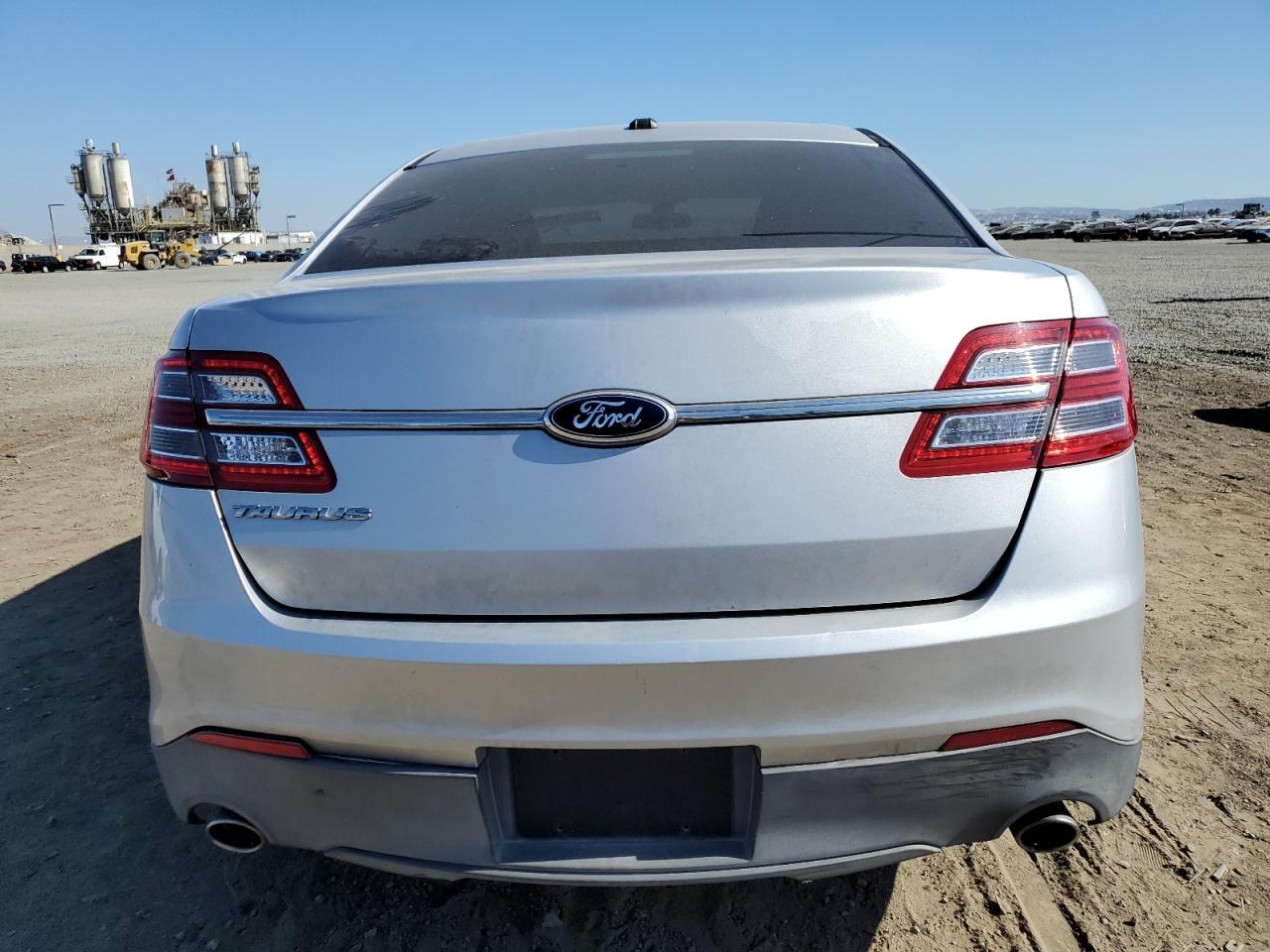 1FAHP2D83DG235604 2013 Ford Taurus Se