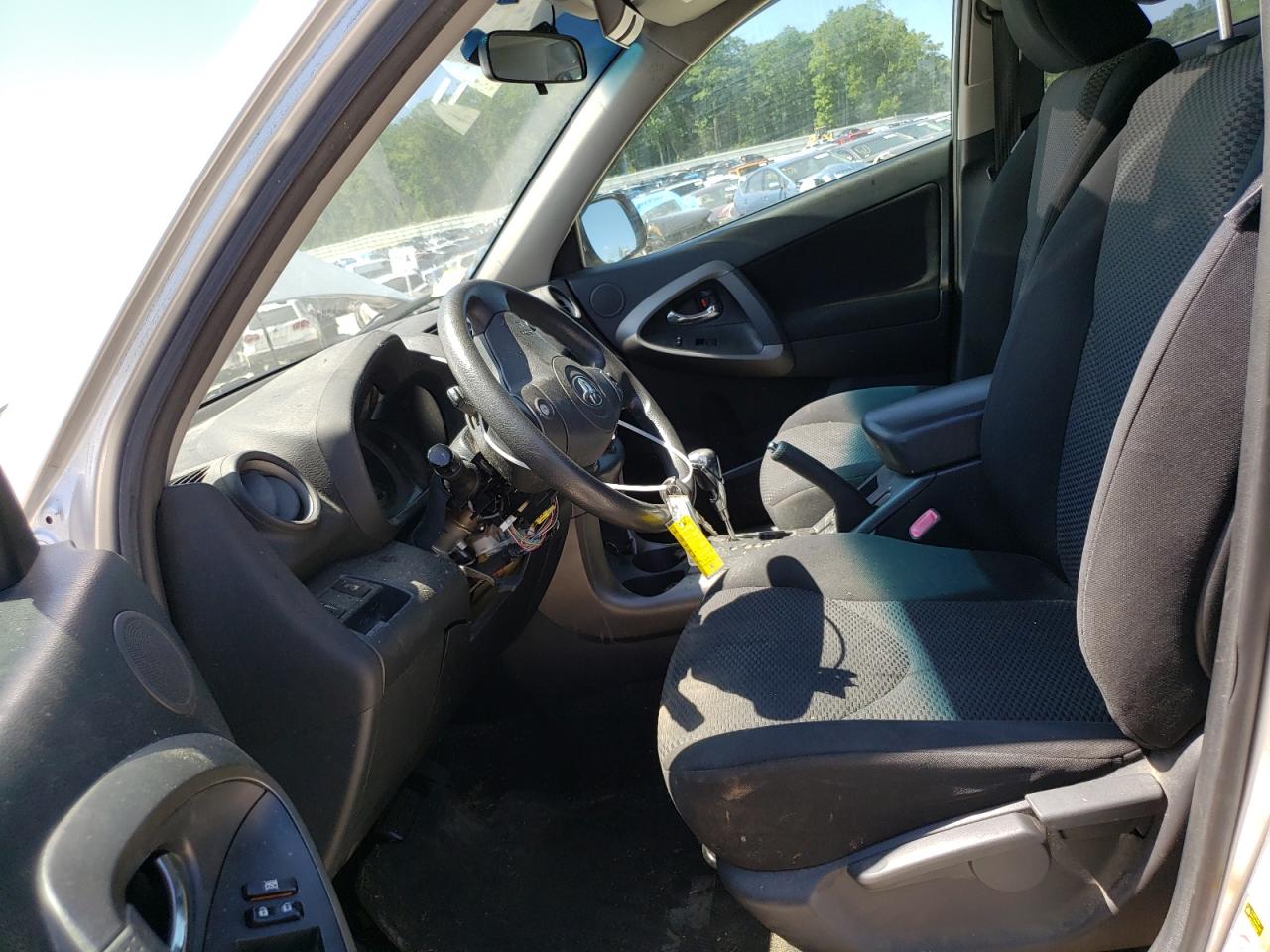 JTMBK32V095083619 2009 Toyota Rav4 Sport