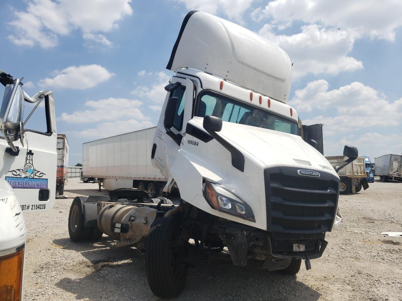 Freightliner Cascadia 2023 116" Day cab