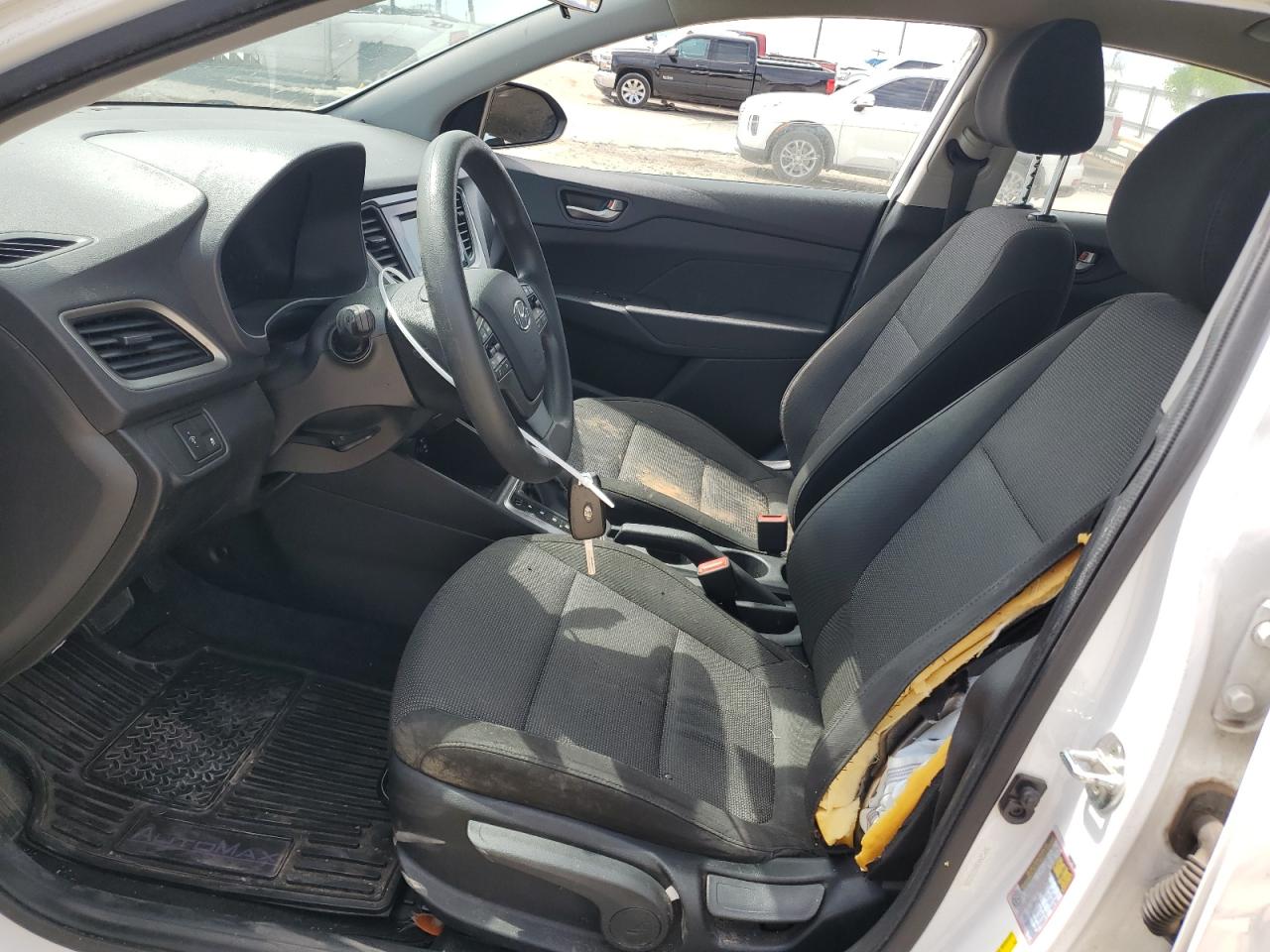 3KPC24A38KE052008 2019 Hyundai Accent Se