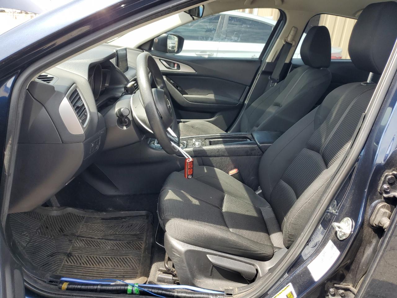 3MZBN1U79JM181988 2018 Mazda 3 Sport